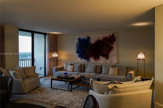 2000 Island Boulevard 2404, Aventura, FL 33160