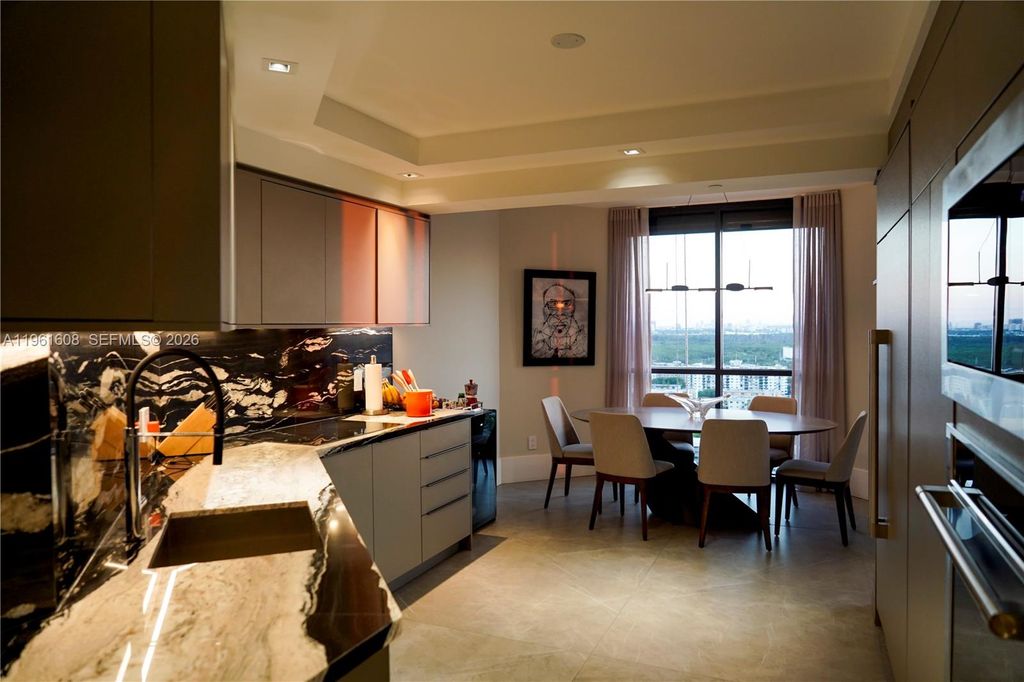 2000 Island Boulevard 2404, Aventura, FL 33160