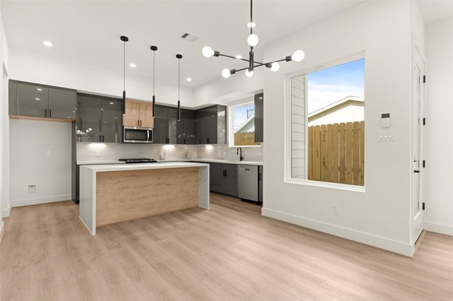 2717 Sampson Street, Houston, TX 77004