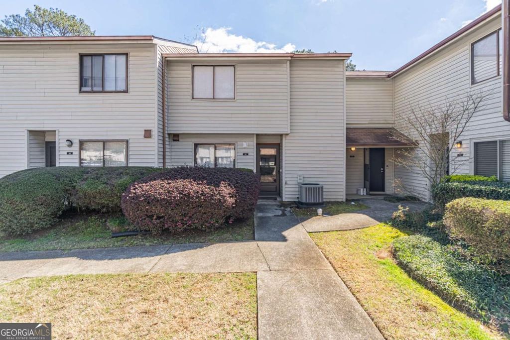1012 Country Court, Lawrenceville, GA 30044