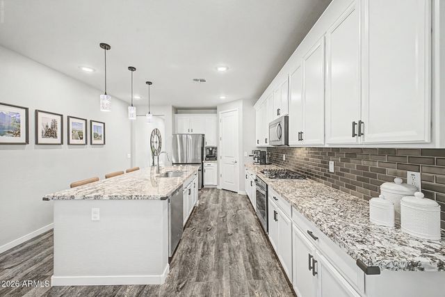 9458 E THATCHER Avenue, Mesa, AZ 85212