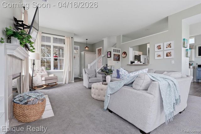 76 Carriage Lane Court Court, Oxford, MI 48371