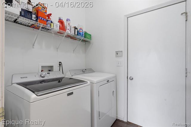 76 Carriage Lane Court Court, Oxford, MI 48371