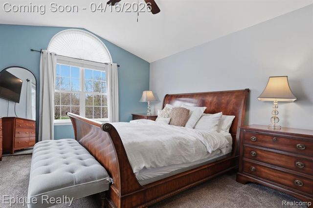 76 Carriage Lane Court Court, Oxford, MI 48371