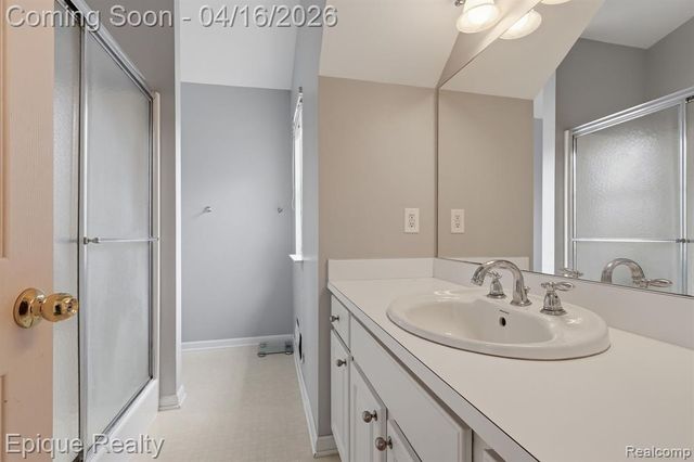 76 Carriage Lane Court Court, Oxford, MI 48371