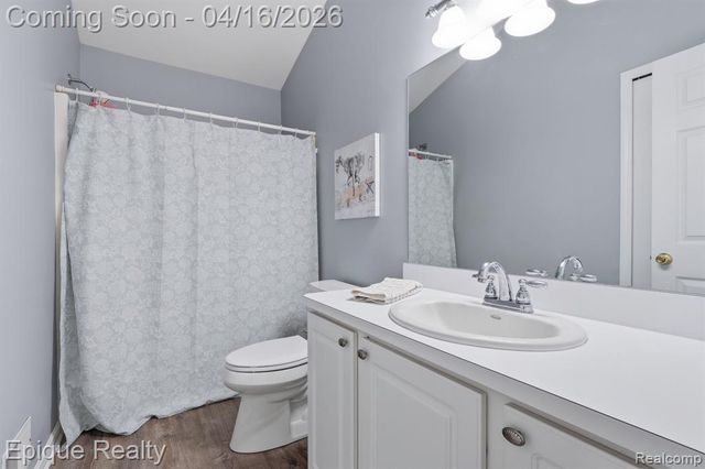 76 Carriage Lane Court Court, Oxford, MI 48371