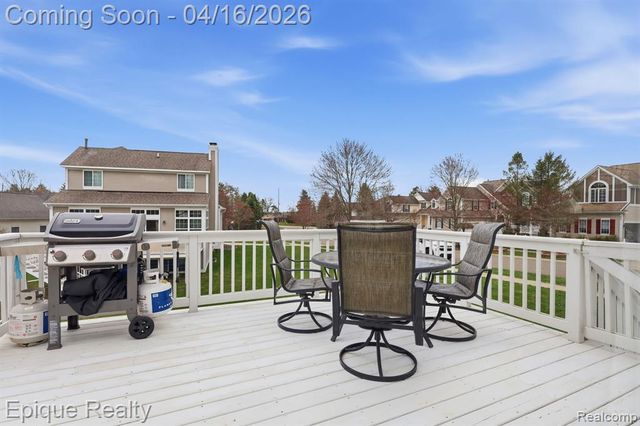 76 Carriage Lane Court Court, Oxford, MI 48371