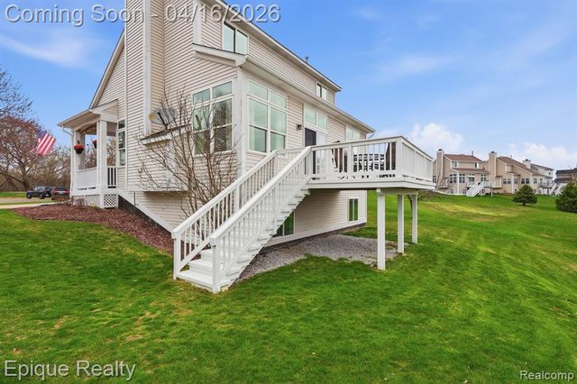 76 Carriage Lane Court Court, Oxford, MI 48371