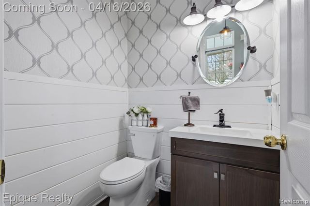 76 Carriage Lane Court Court, Oxford, MI 48371