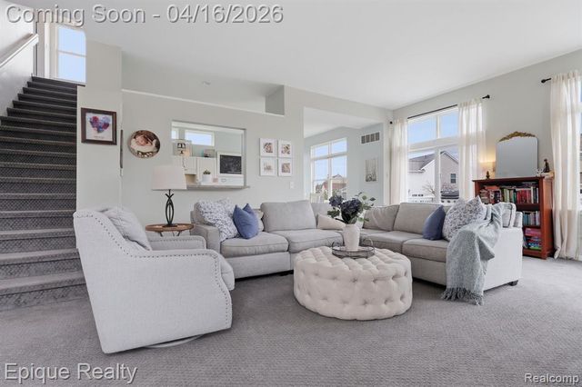 76 Carriage Lane Court Court, Oxford, MI 48371