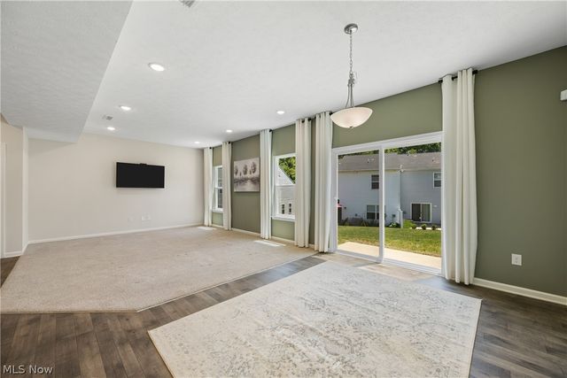1357 Maple Grove Lane, Uniontown, OH 44685