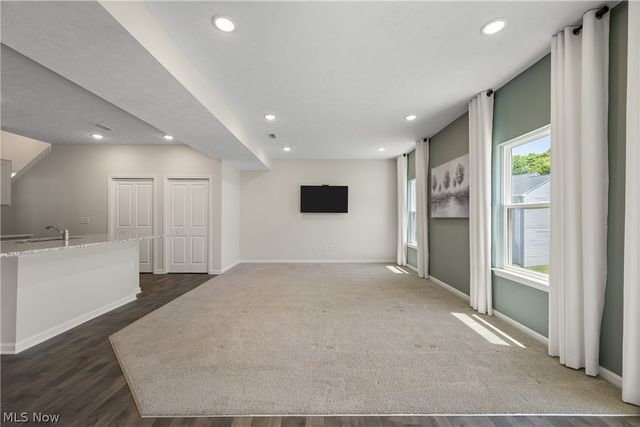 1357 Maple Grove Lane, Uniontown, OH 44685