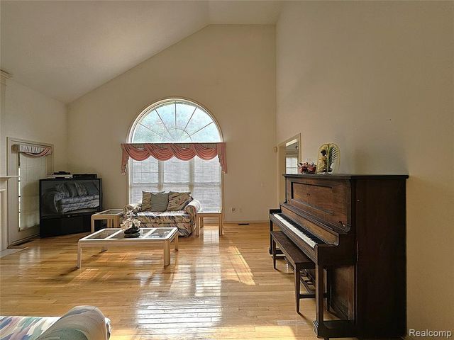 6088 Meadowview Drive, Canton, MI 48187