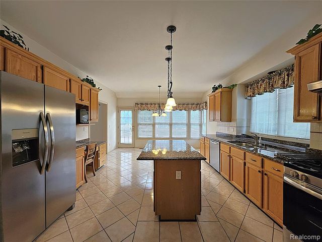 6088 Meadowview Drive, Canton, MI 48187
