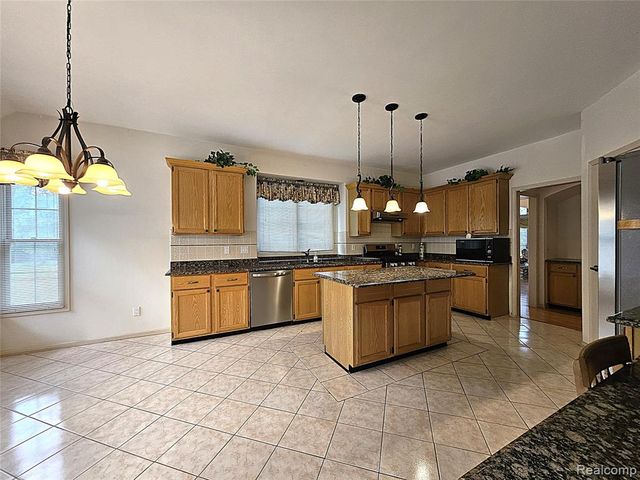 6088 Meadowview Drive, Canton, MI 48187
