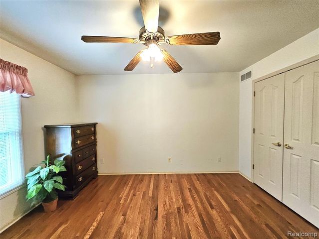 6088 Meadowview Drive, Canton, MI 48187