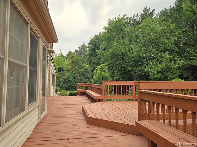 6088 Meadowview Drive, Canton, MI 48187