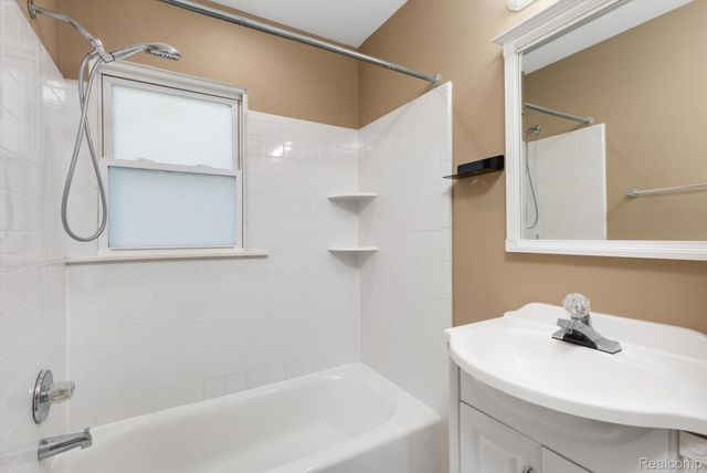 1001 BAUMAN Avenue, Royal Oak, MI 48073