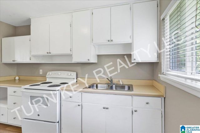 521 CRUMLEY CHAPEL ROAD, Forestdale, AL 35214