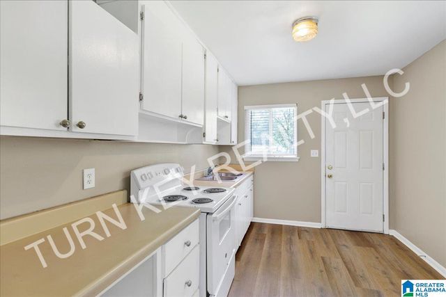 521 CRUMLEY CHAPEL ROAD, Forestdale, AL 35214