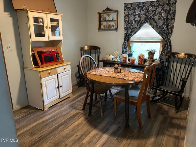 147 Gilmore Street, Clinchco, VA 24226