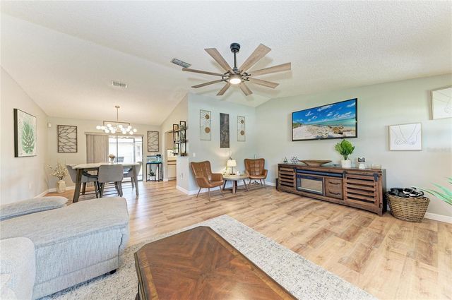 4505 30TH STREET CIRCLE E, Bradenton, FL 34203