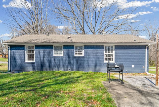 355 Welchwood Dr, Clarksville, TN 37040