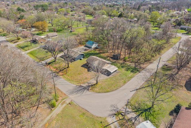 355 Welchwood Dr, Clarksville, TN 37040