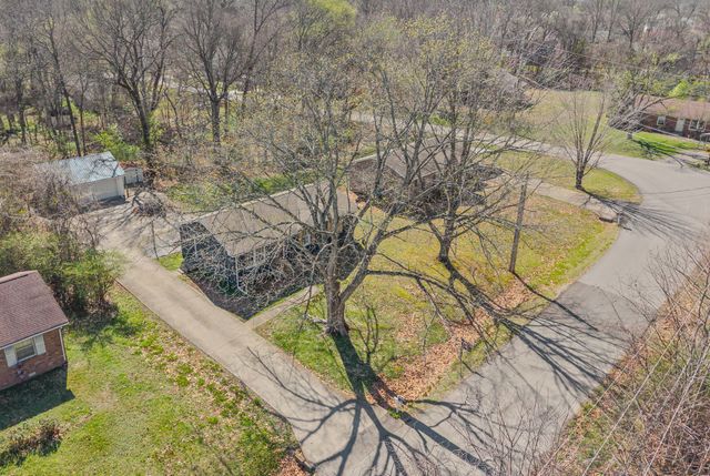 355 Welchwood Dr, Clarksville, TN 37040