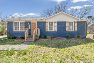 355 Welchwood Dr, Clarksville, TN 37040