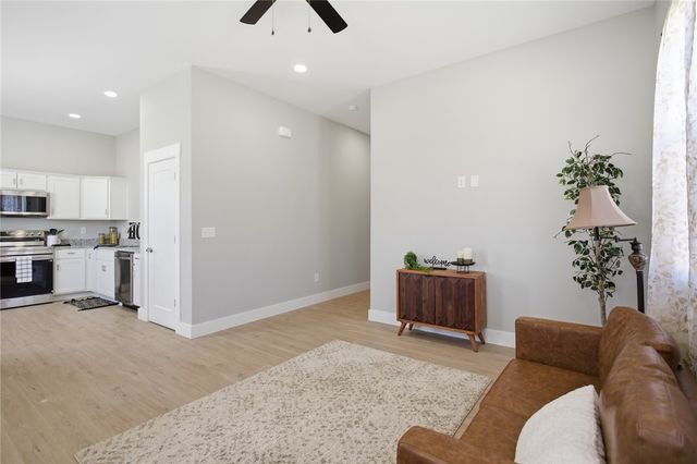 917 E South 2nd Street, Seneca, SC 29678