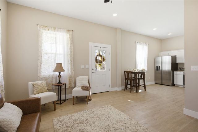 917 E South 2nd Street, Seneca, SC 29678