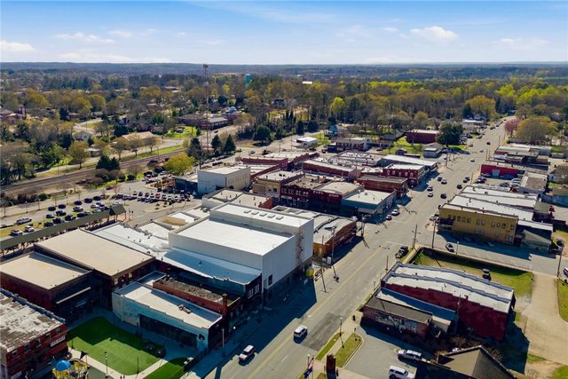 917 E South 2nd Street, Seneca, SC 29678