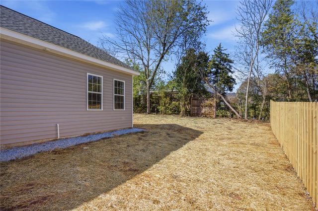 917 E South 2nd Street, Seneca, SC 29678