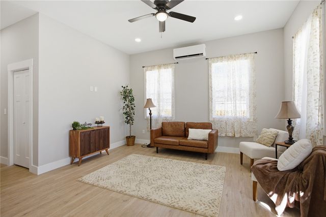 917 E South 2nd Street, Seneca, SC 29678