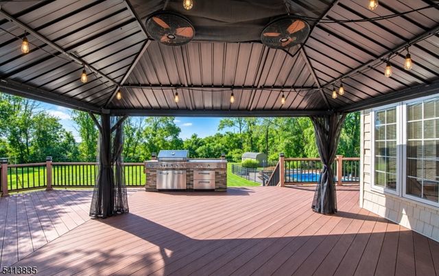 9 Tracey Ln, Mount Olive Twp., NJ 07828