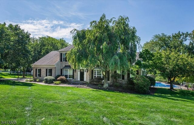 9 Tracey Ln, Mount Olive Twp., NJ 07828