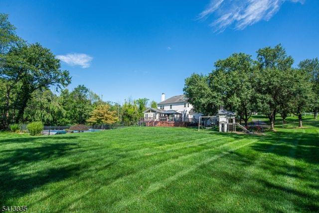 9 Tracey Ln, Mount Olive Twp., NJ 07828