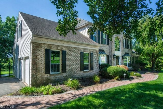 9 Tracey Ln, Mount Olive Twp., NJ 07828