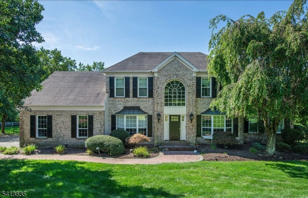 9 Tracey Ln, Mount Olive Twp., NJ 07828