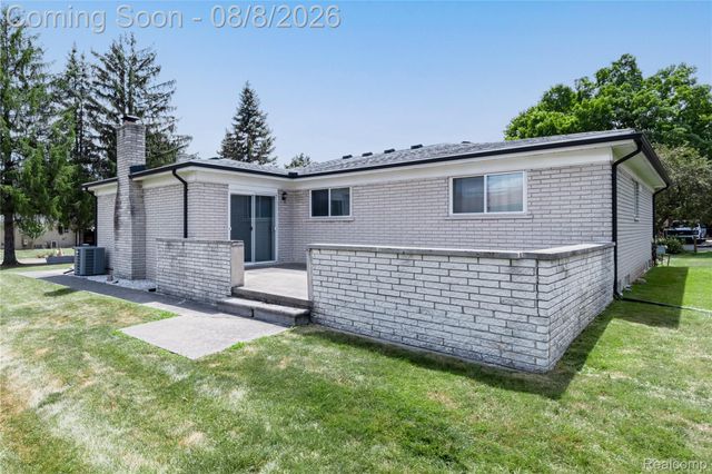 18863 Monica Drive, Clinton Charter Township, MI 48036