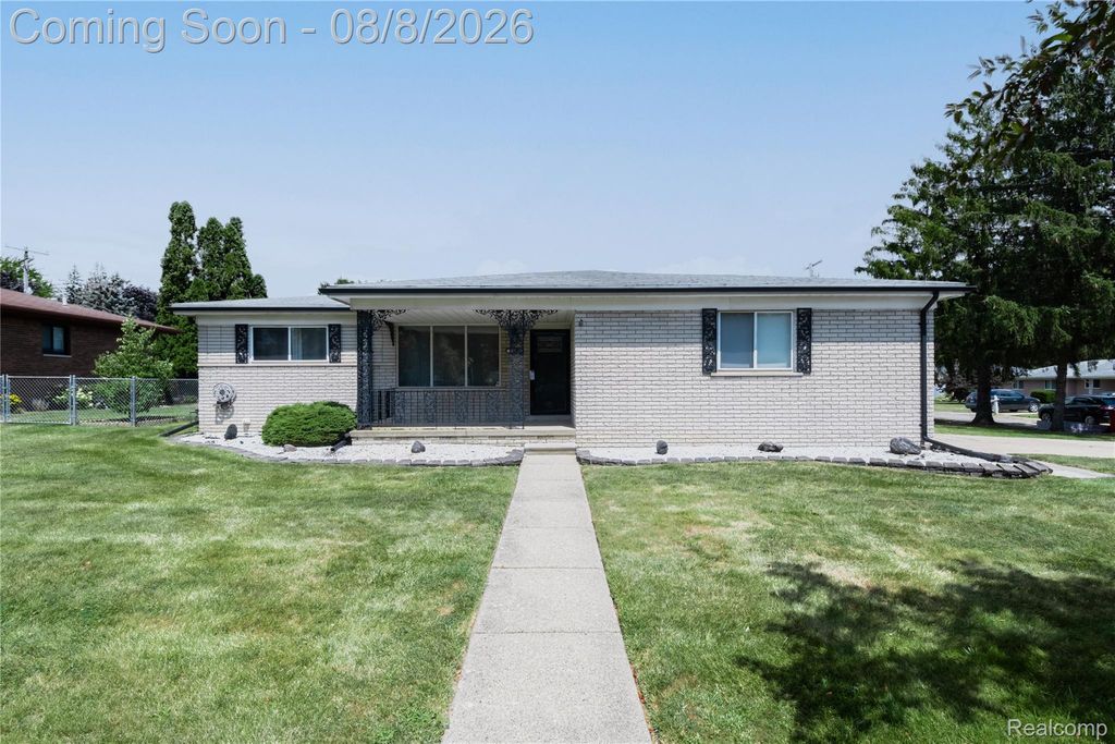 18863 Monica Drive, Clinton Charter Township, MI 48036