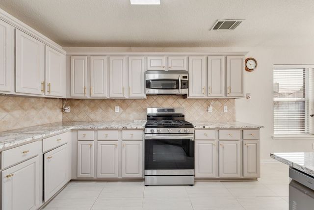 9208 Conestoga Drive, Fort Worth, TX 76131