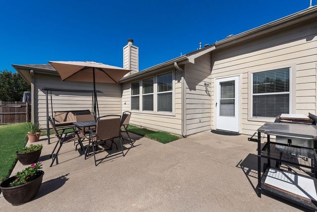 9208 Conestoga Drive, Fort Worth, TX 76131