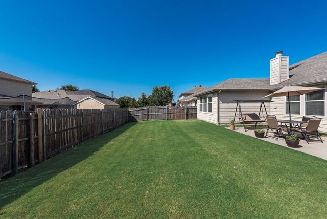 9208 Conestoga Drive, Fort Worth, TX 76131