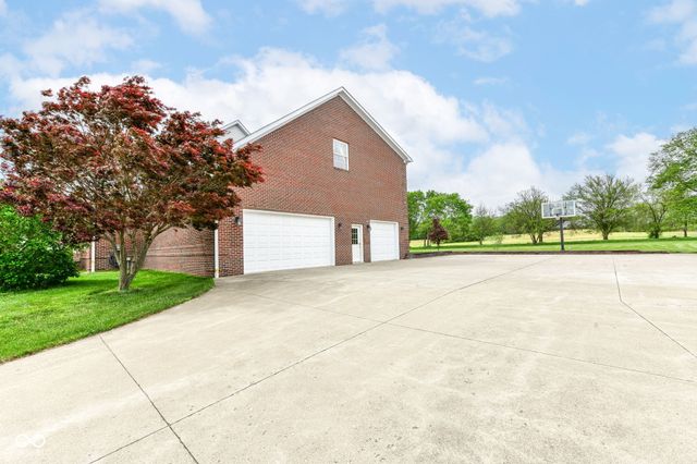 5264 E Rocklane Road, Greenwood, IN 46143