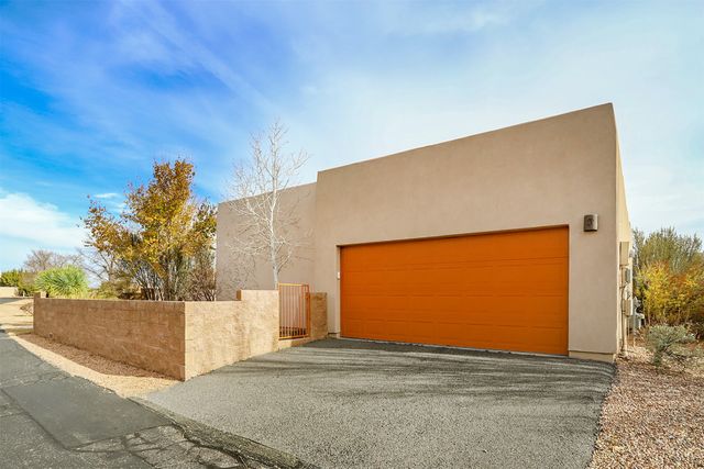 9 Victorio Peak, Santa Fe, NM 87508