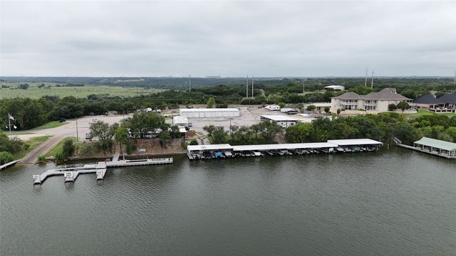3173 E Landings S, Granbury, TX 76049