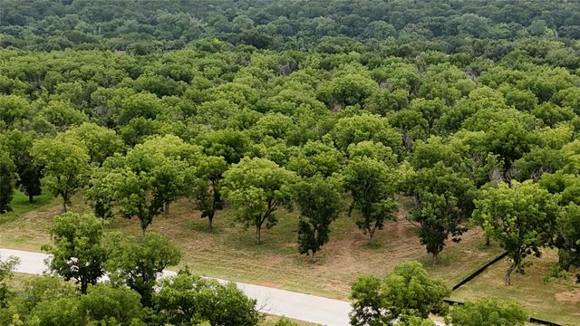 3173 E Landings S, Granbury, TX 76049