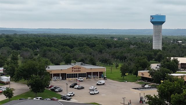 3173 E Landings S, Granbury, TX 76049